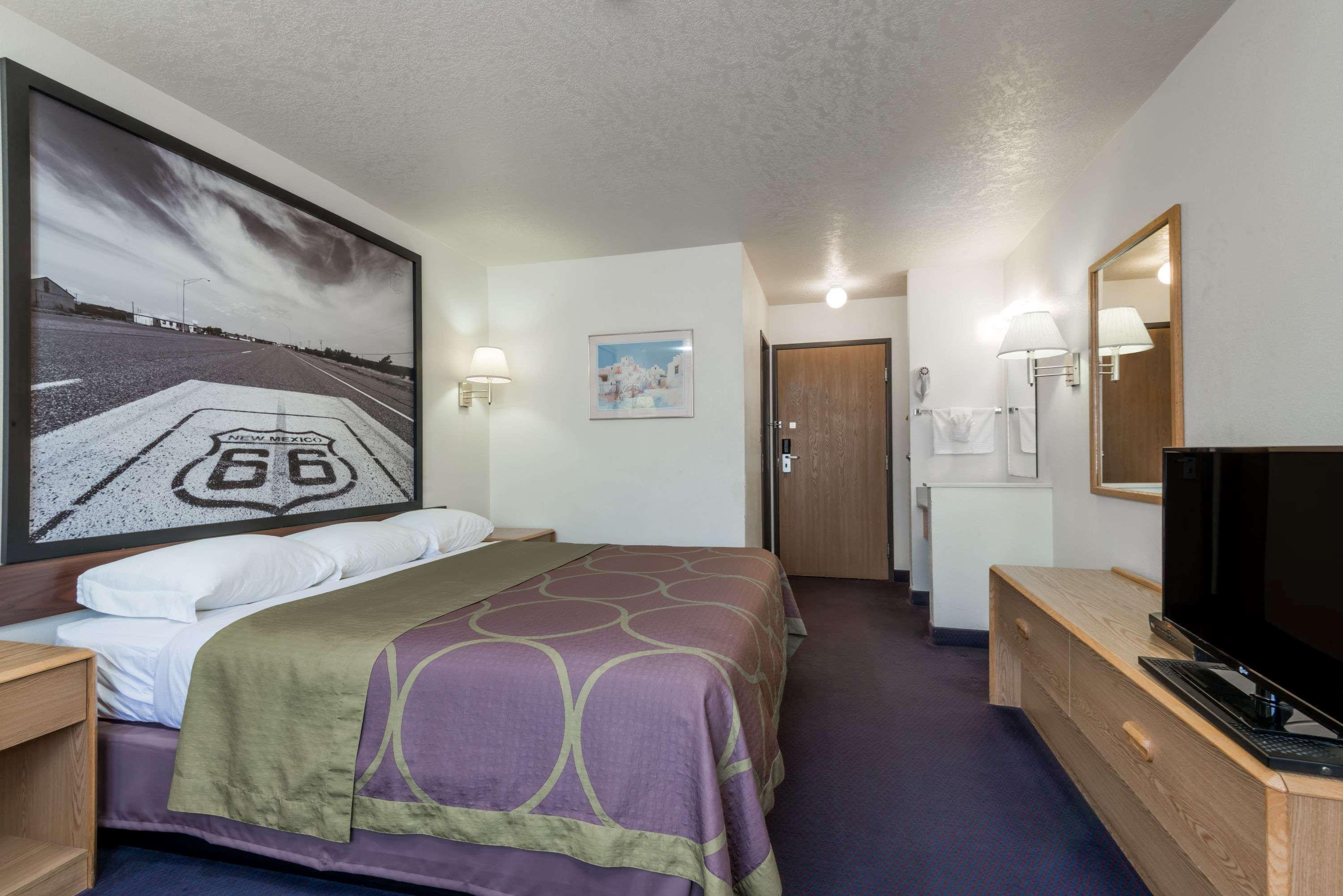 Super 8 By Wyndham Bernalillo Otel Dış mekan fotoğraf