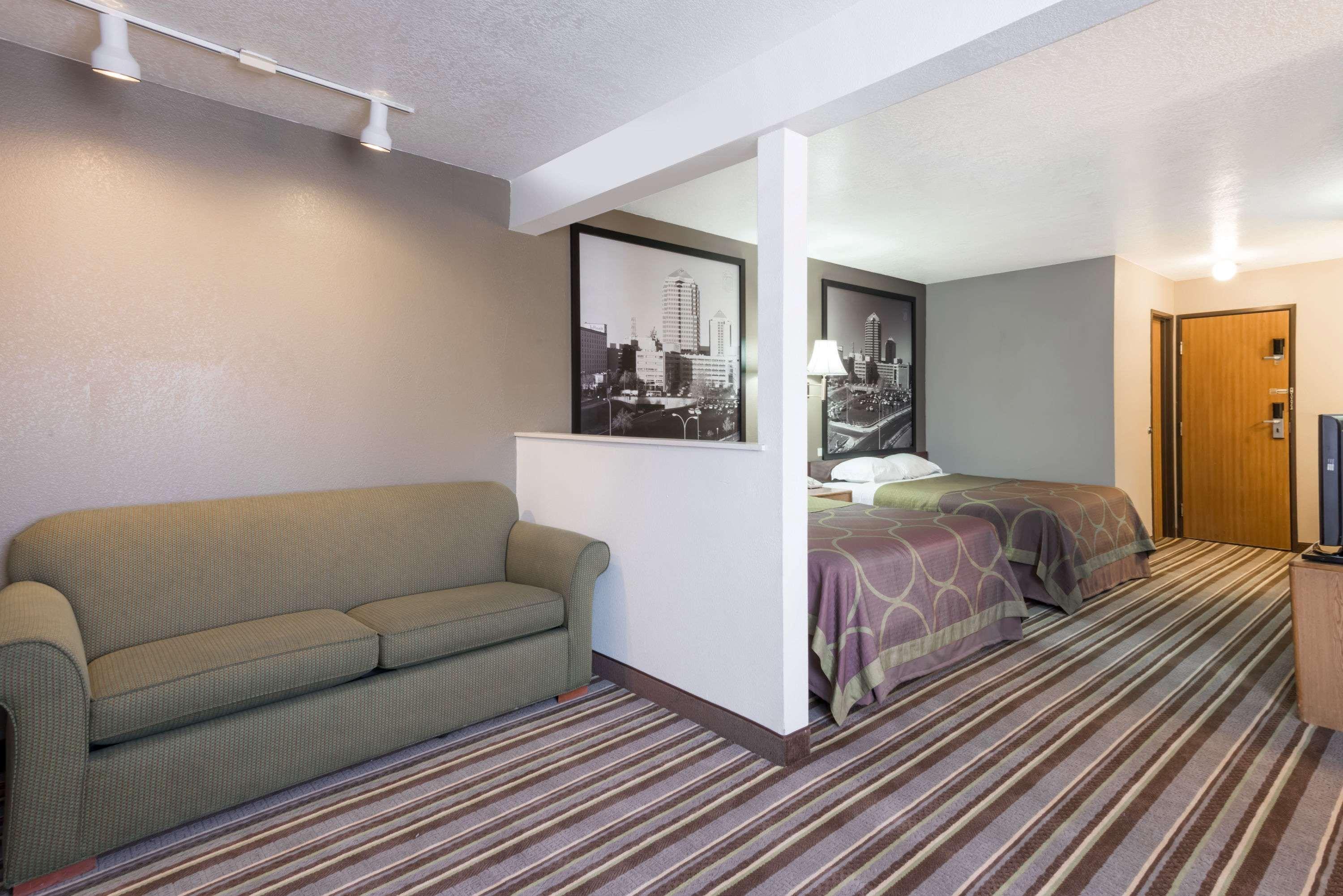 Super 8 By Wyndham Bernalillo Otel Dış mekan fotoğraf
