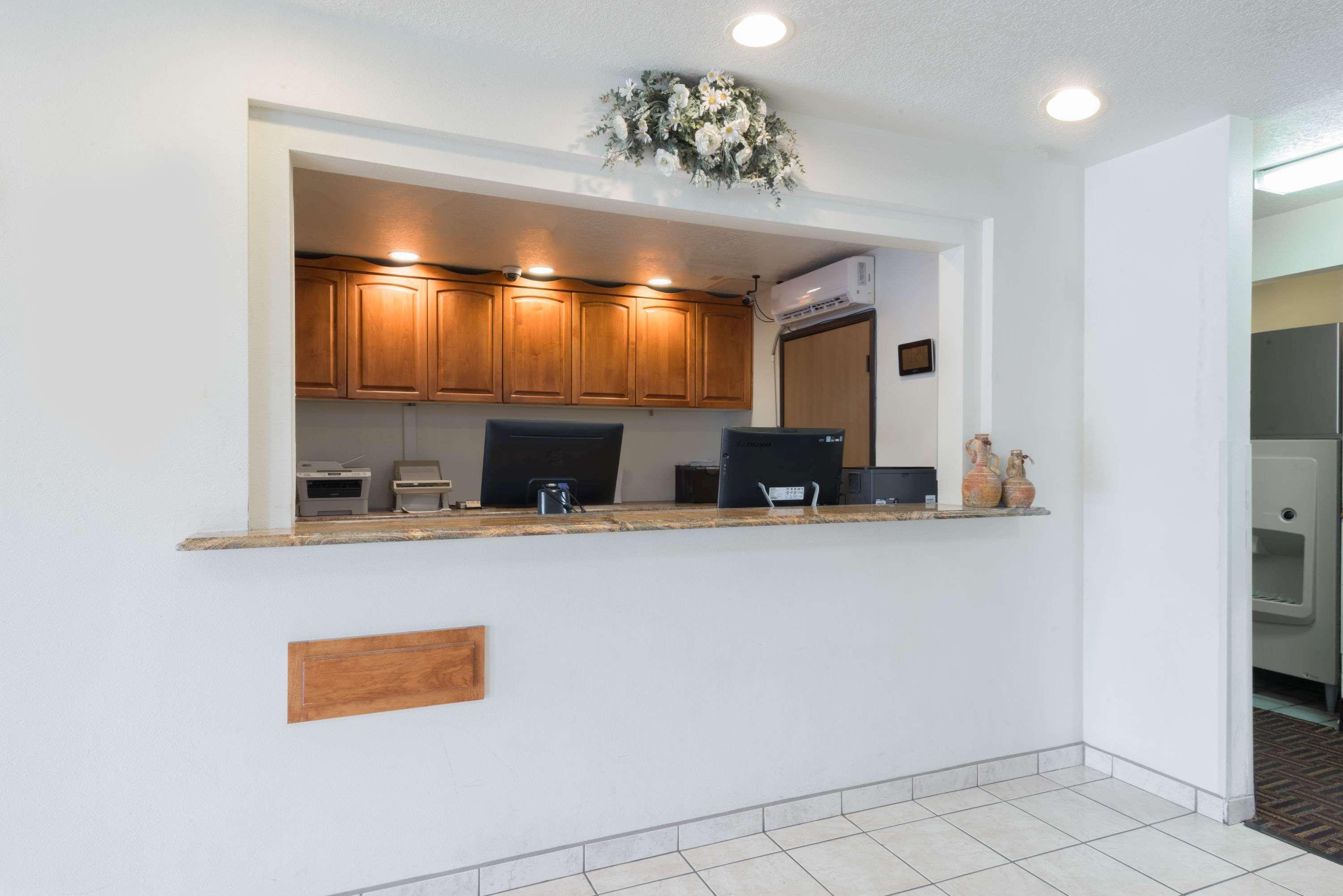 Super 8 By Wyndham Bernalillo Otel Dış mekan fotoğraf