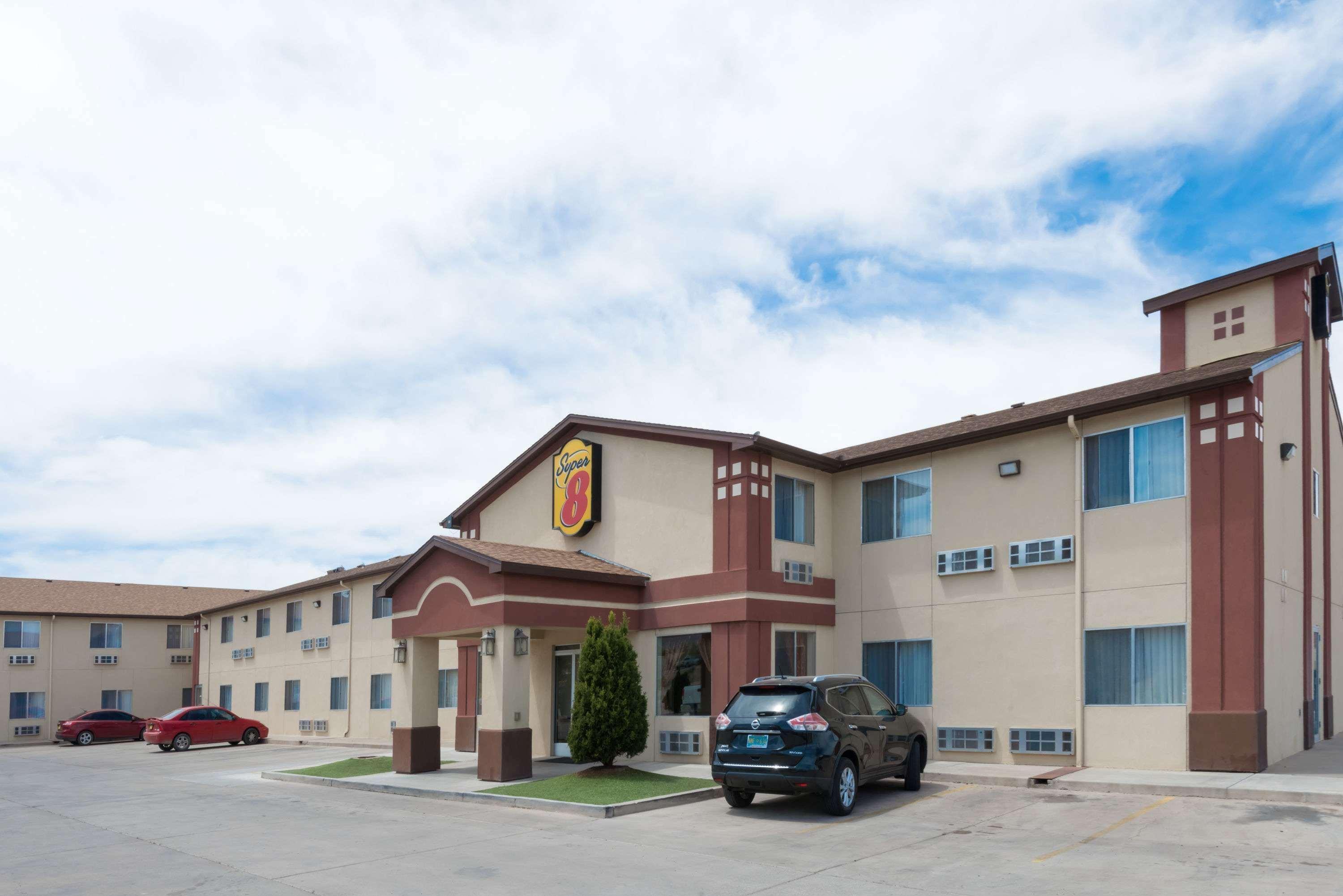 Super 8 By Wyndham Bernalillo Otel Dış mekan fotoğraf