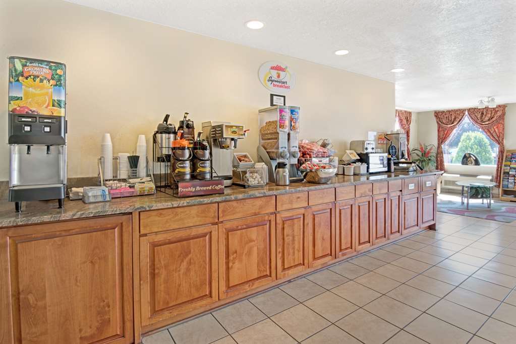 Super 8 By Wyndham Bernalillo Otel Konforlar fotoğraf