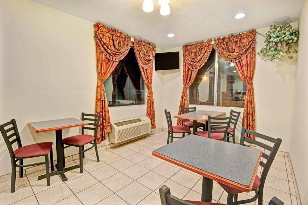 Super 8 By Wyndham Bernalillo Otel Dış mekan fotoğraf